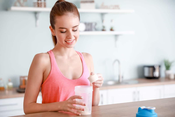 What is a good protein snack before bed?